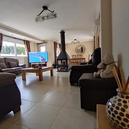 With 4 Bedrooms Only 300 Meters From The * La Manga del Mar Menor