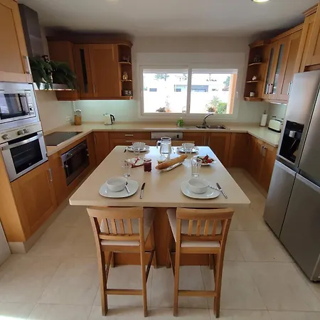 With 4 Bedrooms Only 300 Meters From The * La Manga del Mar Menor