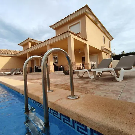 With 4 Bedrooms Only 300 Meters From The * La Manga del Mar Menor