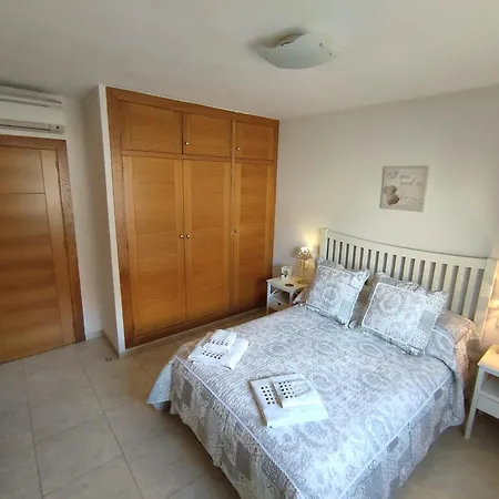 With 4 Bedrooms Only 300 Meters From The * La Manga del Mar Menor