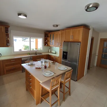 فيلة With 4 Bedrooms Only 300 Meters From The *